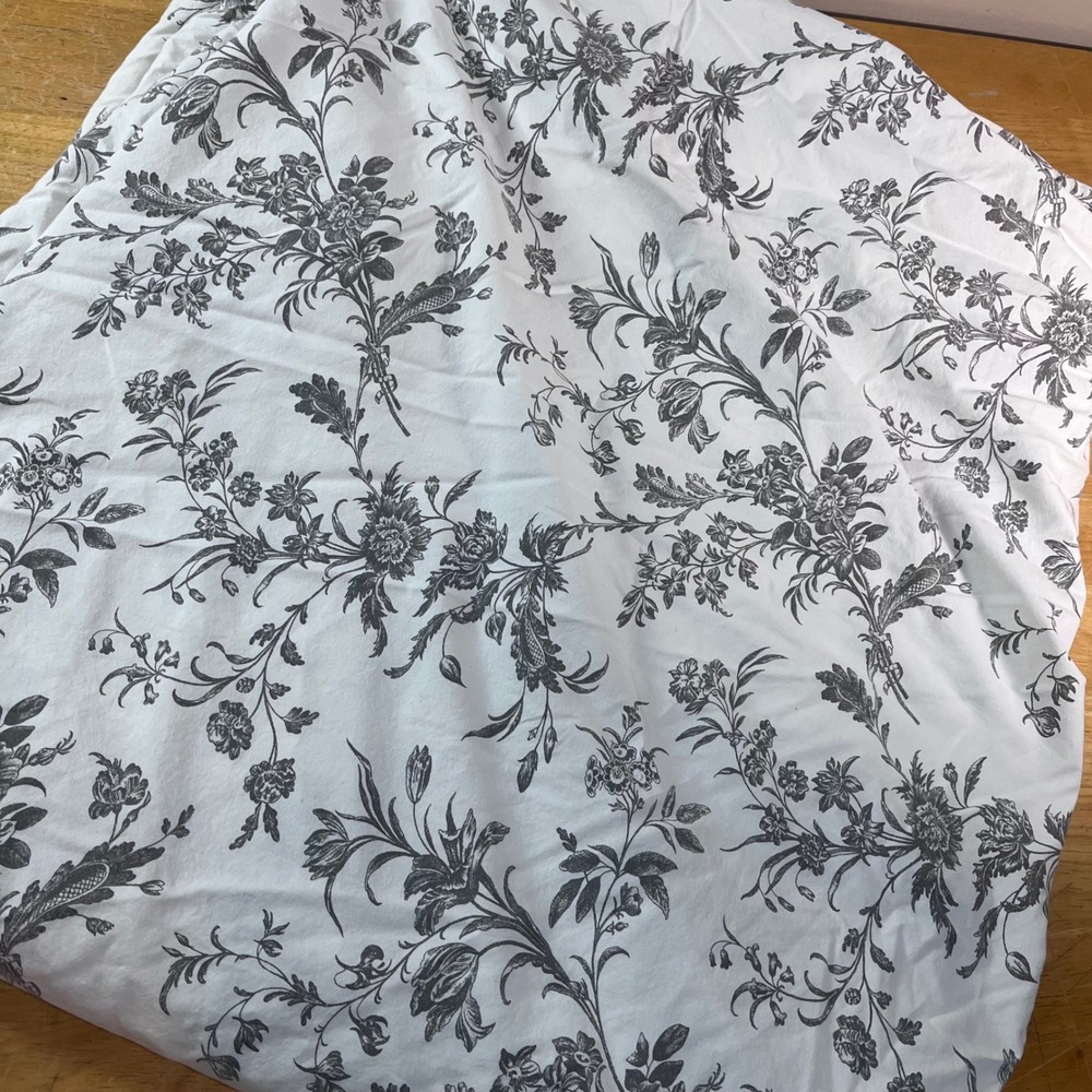 IKEA Alvine Kvist Duvet Cover King White Gray Floral Toile Vtg Style Cotton